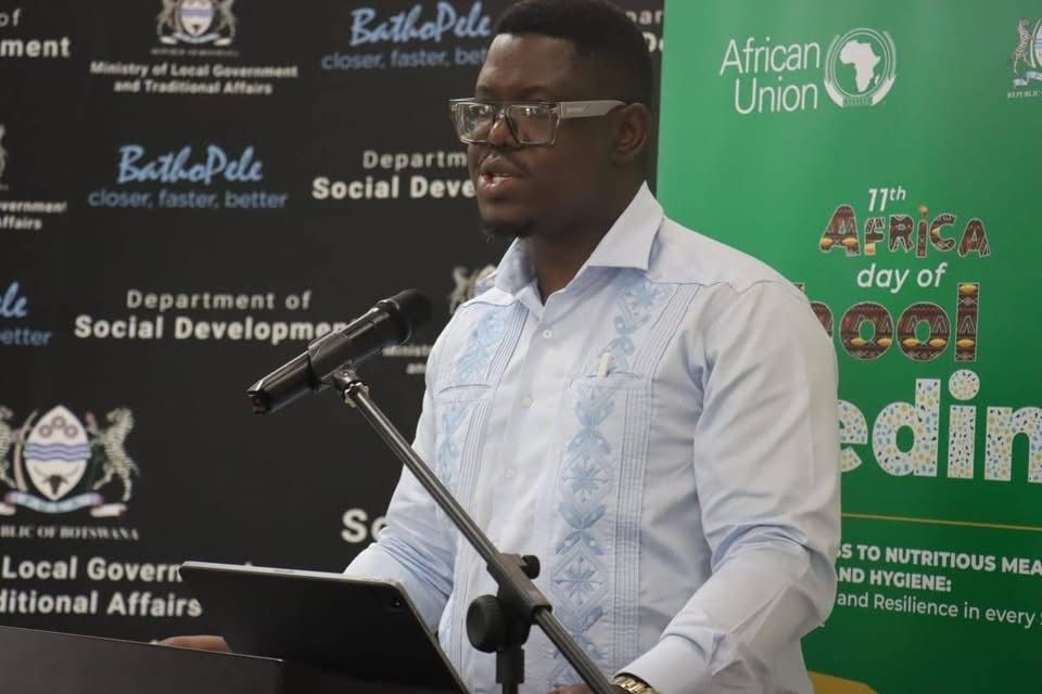 𝐌𝐢𝐧𝐢𝐬𝐭𝐞𝐫 𝐌𝐨𝐭𝐬𝐡𝐞𝐠𝐰𝐚 𝐬𝐡𝐚𝐫𝐞𝐬 𝐁𝐨𝐭𝐬𝐰𝐚𝐧𝐚’𝐬 𝐒𝐜𝐡𝐨𝐨𝐥 𝐅𝐞𝐞𝐝𝐢𝐧𝐠 𝐏𝐫𝐨𝐠𝐫𝐚𝐦𝐦𝐞 𝐬𝐮𝐜𝐜𝐞𝐬𝐬 𝐬𝐭𝐨𝐫𝐲 𝐰𝐢𝐭𝐡 𝐢𝐧𝐭𝐞𝐫𝐧𝐚𝐭𝐢𝐨𝐧𝐚𝐥 𝐝𝐞𝐥𝐞𝐠𝐚𝐭𝐞𝐬